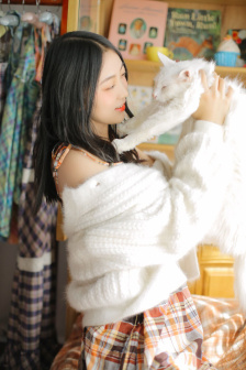 年轻的小婊孑2